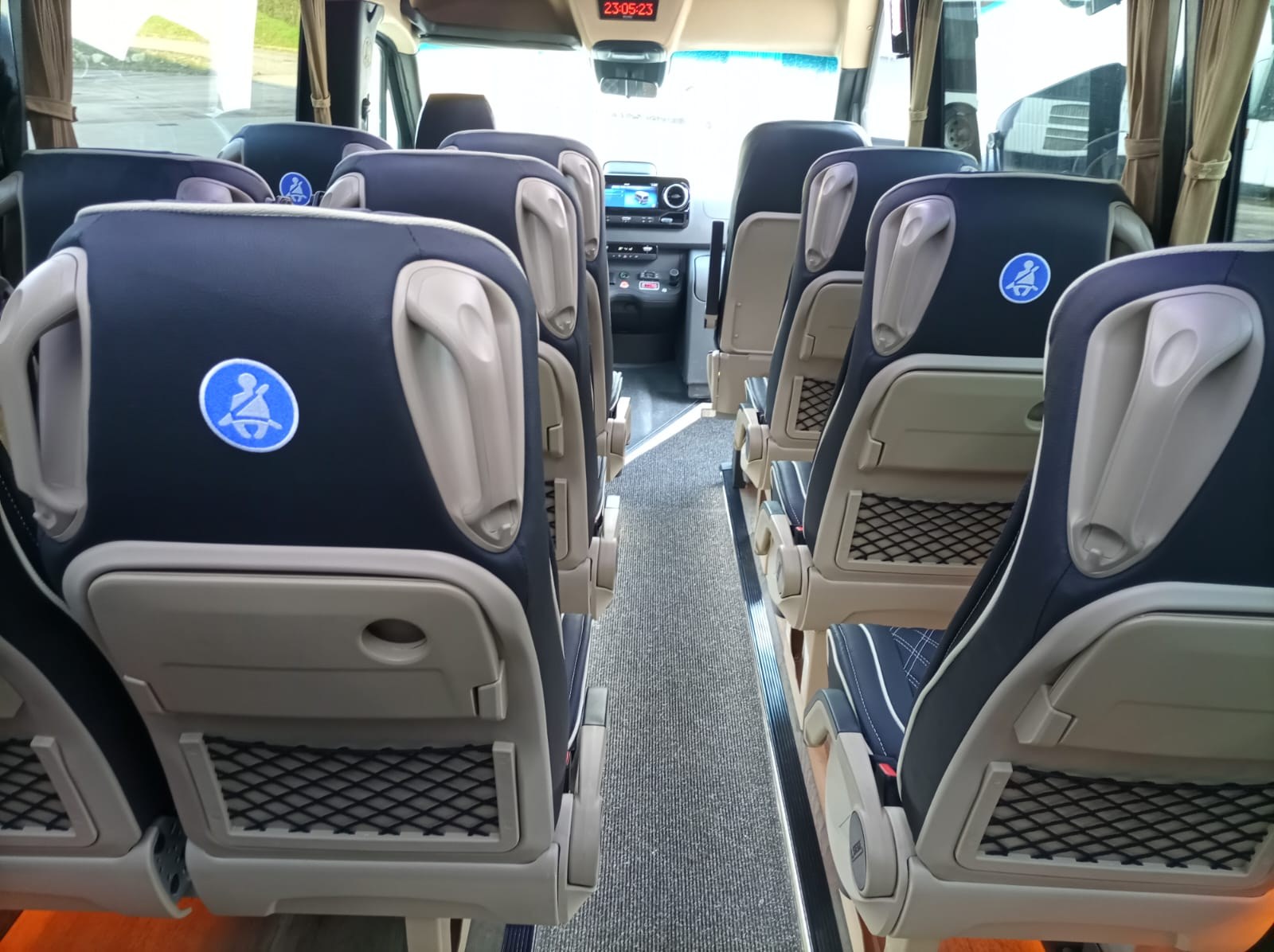 Noleggio-bus-19-posti-con-conducente-07 Noleggio bus 19 posti con conducente 07